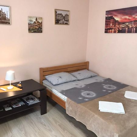 Apartment Near The Forum Mall Lemberg Exterior foto