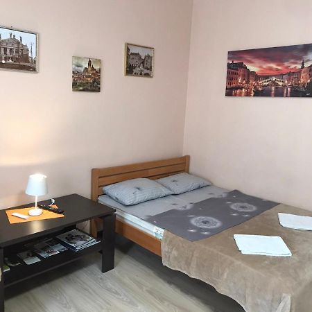 Apartment Near The Forum Mall Lemberg Exterior foto