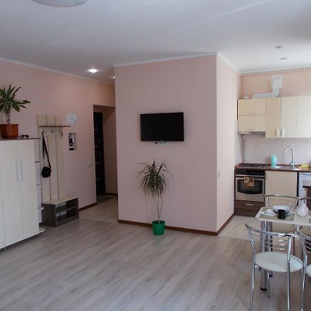 Apartment Near The Forum Mall Lemberg Exterior foto