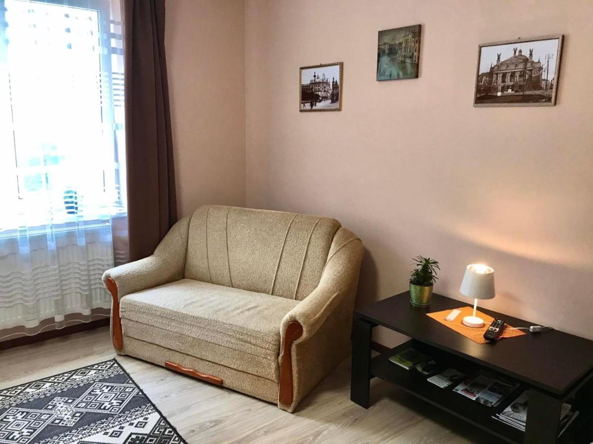 Apartment Near The Forum Mall Lemberg Exterior foto