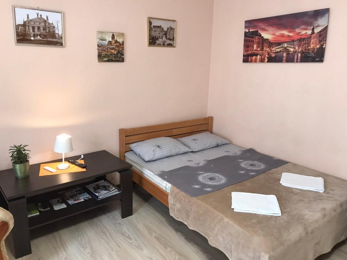 Apartment Near The Forum Mall Lemberg Exterior foto