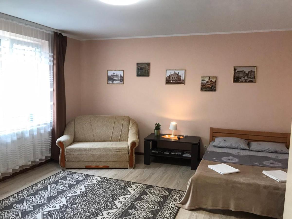 Apartment Near The Forum Mall Lemberg Exterior foto