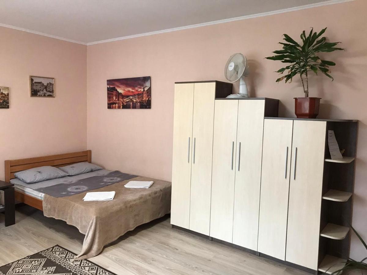 Apartment Near The Forum Mall Lemberg Exterior foto