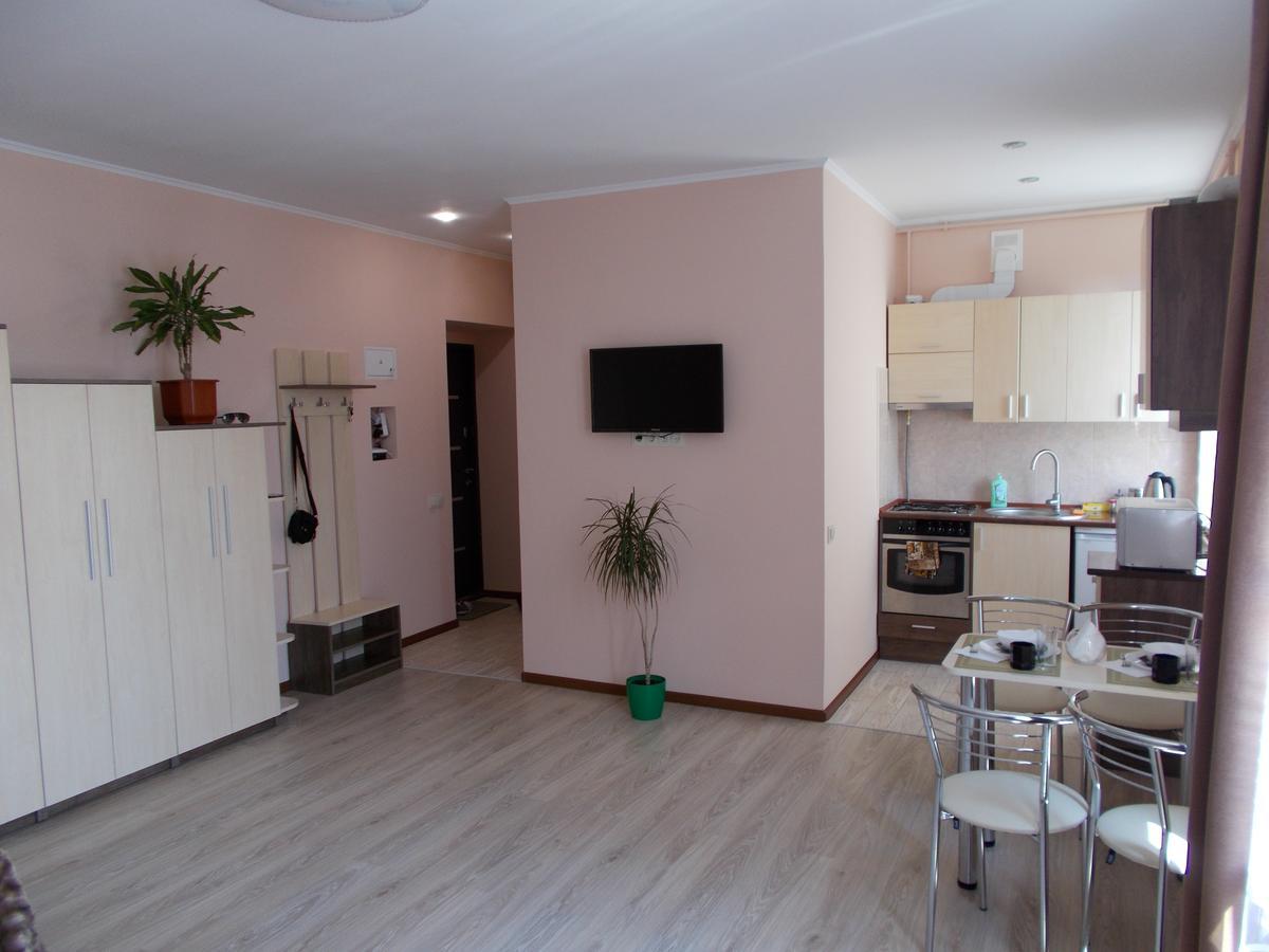 Apartment Near The Forum Mall Lemberg Exterior foto