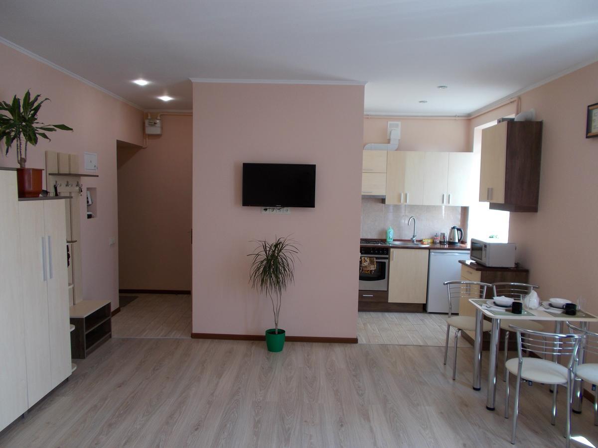 Apartment Near The Forum Mall Lemberg Exterior foto